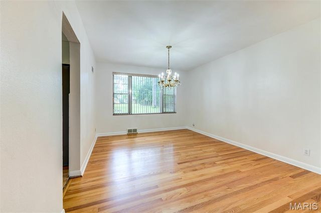 7425 Raleigh Drive, St Louis, MO 63123