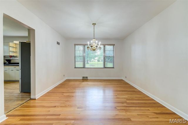 7425 Raleigh Drive, St Louis, MO 63123