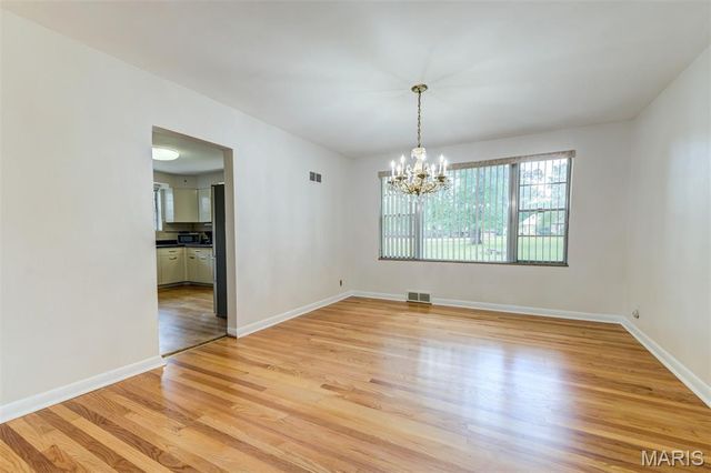 7425 Raleigh Drive, St Louis, MO 63123