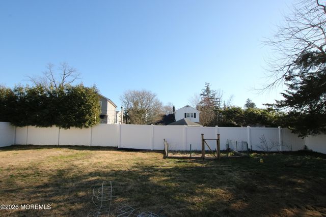 74 Plum Street, Tinton Falls, NJ 07724