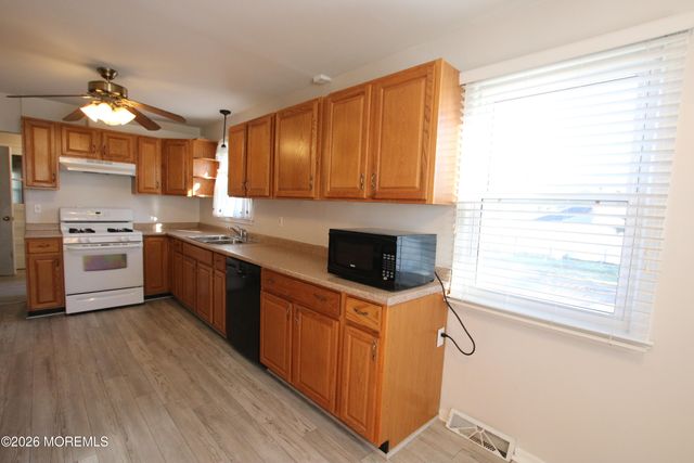 74 Plum Street, Tinton Falls, NJ 07724