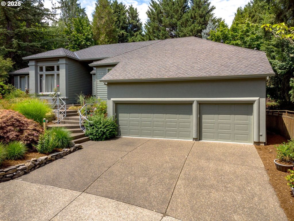 2485 MARYLSHIRE Ln, Lake Oswego, OR 97034