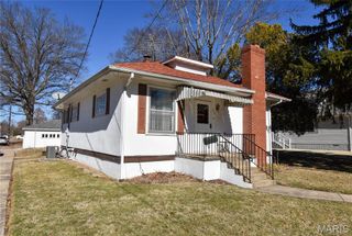 305 E Pennsylvania Street, Staunton, IL 62088