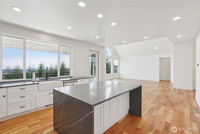 209 High Bank Lane, Woodland, WA 98674