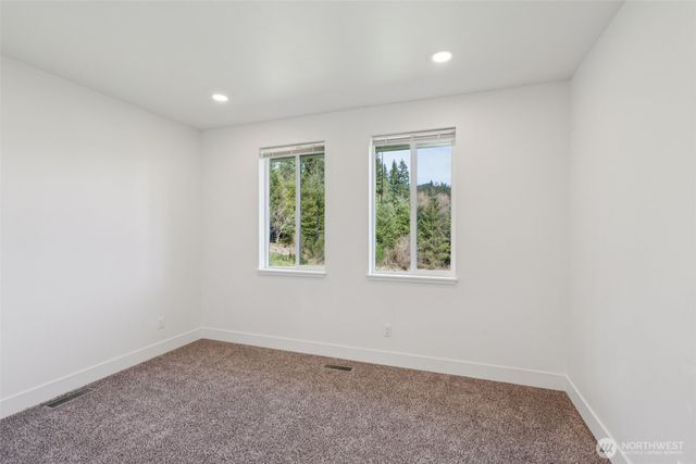 209 High Bank Lane, Woodland, WA 98674