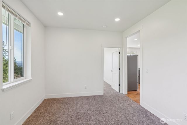 209 High Bank Lane, Woodland, WA 98674