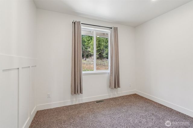 209 High Bank Lane, Woodland, WA 98674