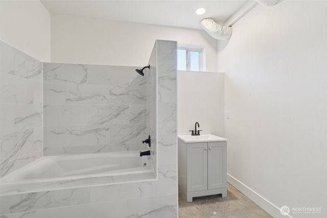 209 High Bank Lane, Woodland, WA 98674