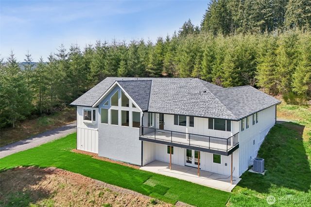 209 High Bank Lane, Woodland, WA 98674