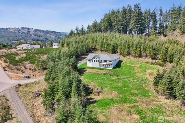 209 High Bank Lane, Woodland, WA 98674