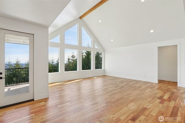 209 High Bank Lane, Woodland, WA 98674