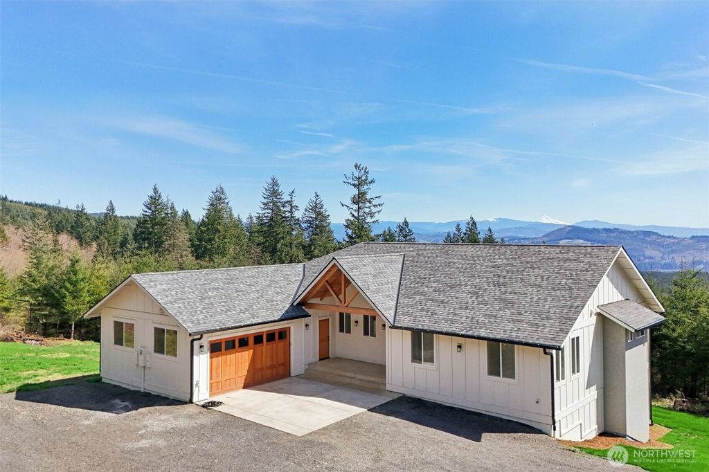 209 High Bank Lane, Woodland, WA 98674