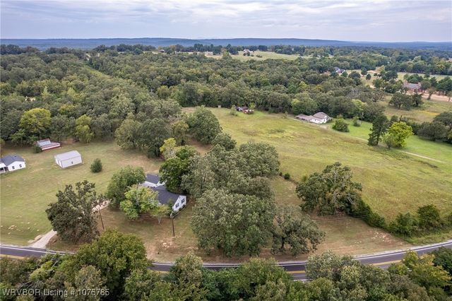 2021 Highway 255, Lavaca, AR 72941