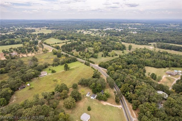 2021 Highway 255, Lavaca, AR 72941