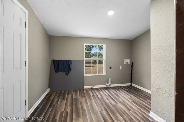 2021 Highway 255, Lavaca, AR 72941