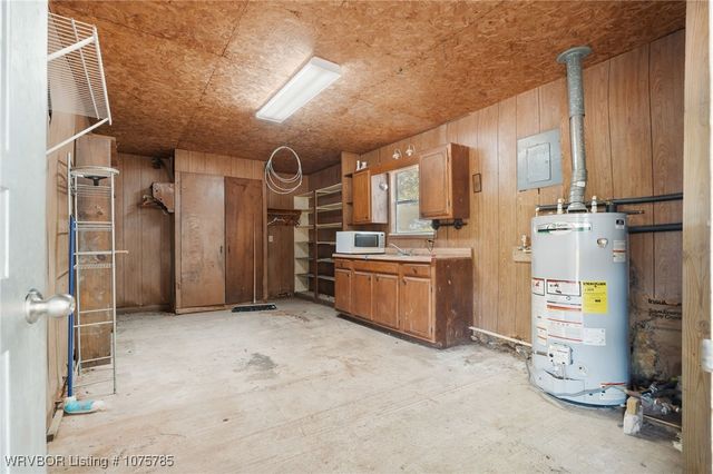 2021 Highway 255, Lavaca, AR 72941