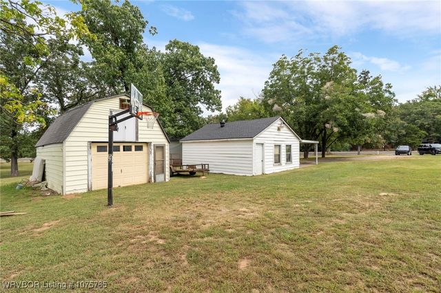 2021 Highway 255, Lavaca, AR 72941