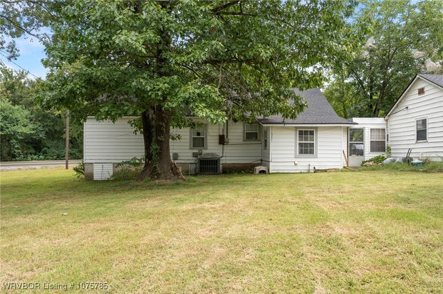 2021 Highway 255, Lavaca, AR 72941