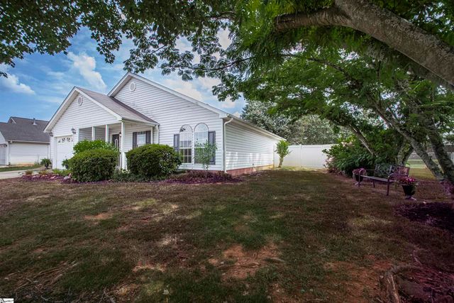 515 Climbing Rose Court, Fountain Inn, SC 29644