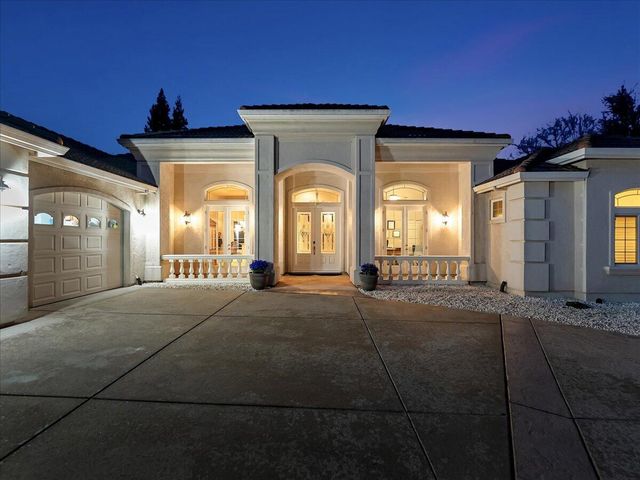 19549 San Vincente Drive, Redding, CA 96003