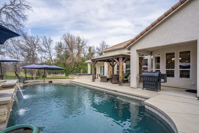 19549 San Vincente Drive, Redding, CA 96003