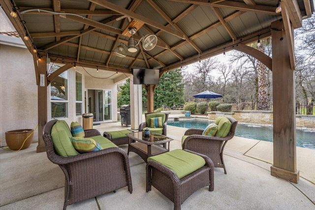 19549 San Vincente Drive, Redding, CA 96003