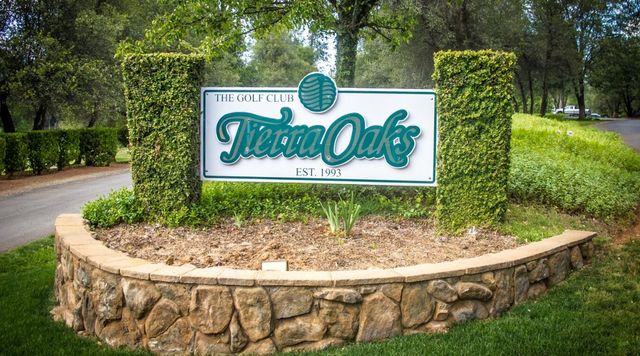 19549 San Vincente Drive, Redding, CA 96003