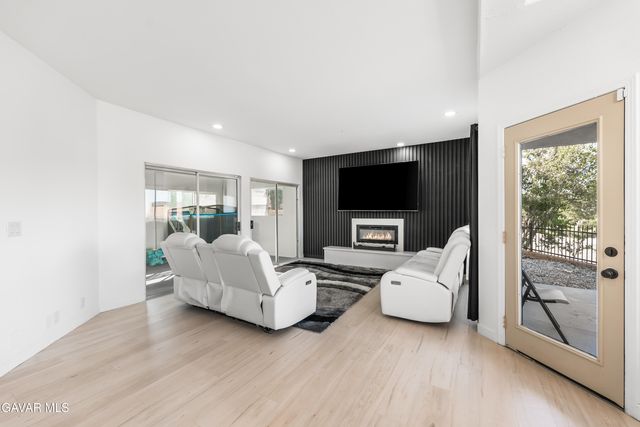 6710 Sycamore Lane, Palmdale, CA 93551