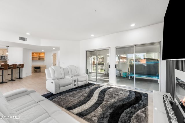 6710 Sycamore Lane, Palmdale, CA 93551