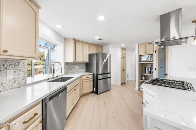 6710 Sycamore Lane, Palmdale, CA 93551