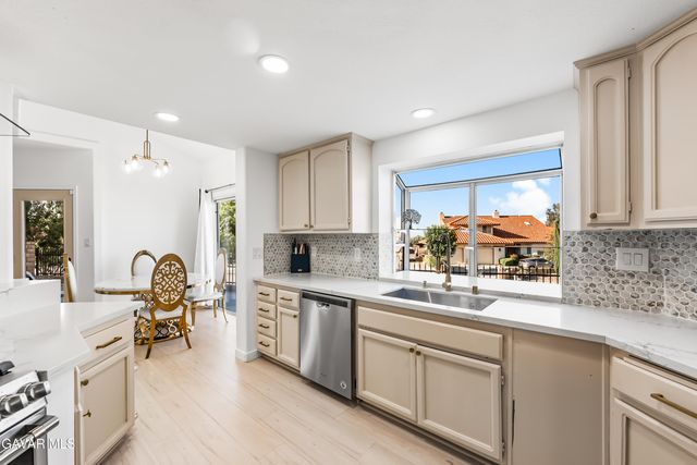 6710 Sycamore Lane, Palmdale, CA 93551