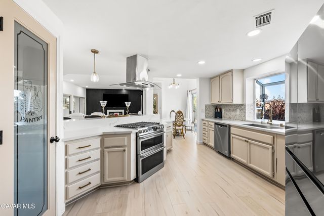 6710 Sycamore Lane, Palmdale, CA 93551