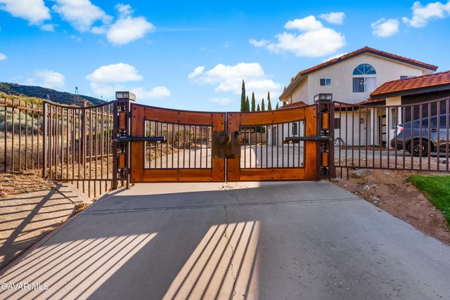 6710 Sycamore Lane, Palmdale, CA 93551