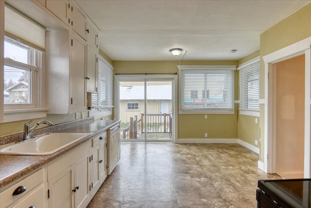 1042 W PROVIDENCE Ave, Spokane, WA 99205