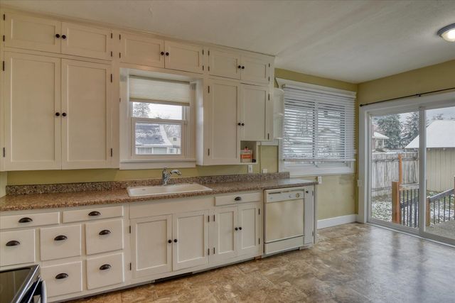 1042 W PROVIDENCE Ave, Spokane, WA 99205