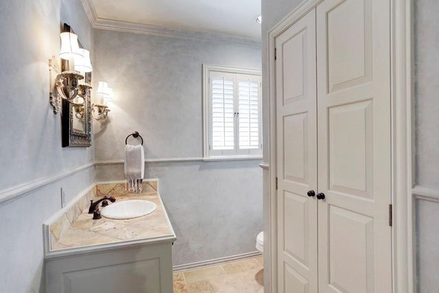 5508 Candlewood Drive, Houston, TX 77056