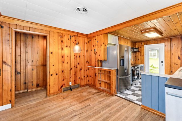 960 NE 52nd Avenue, Des Moines, IA 50313