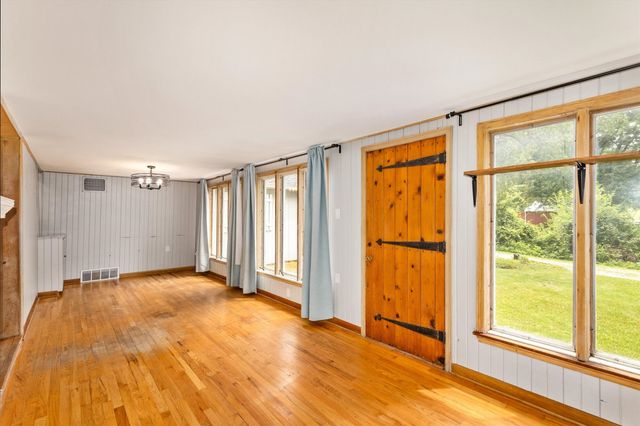 960 NE 52nd Avenue, Des Moines, IA 50313