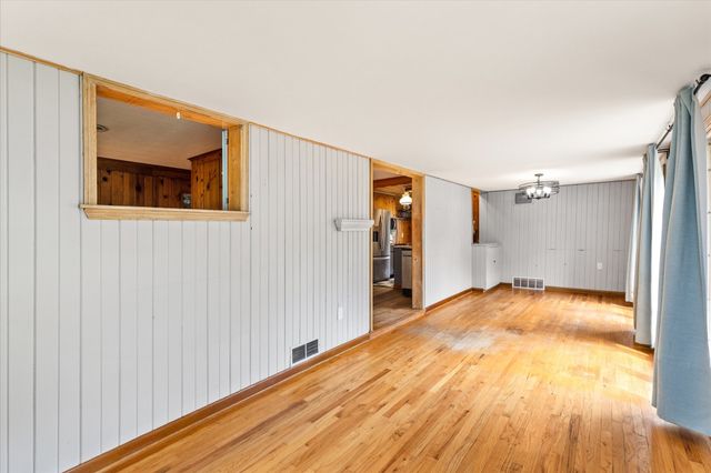 960 NE 52nd Avenue, Des Moines, IA 50313