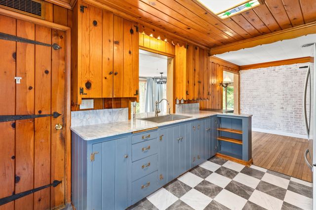 960 NE 52nd Avenue, Des Moines, IA 50313