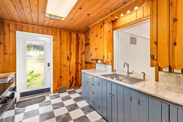 960 NE 52nd Avenue, Des Moines, IA 50313