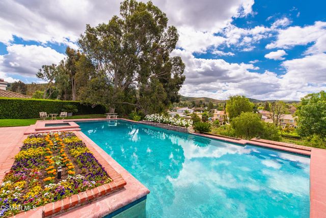206 Rangely Court, Simi Valley, CA 93065