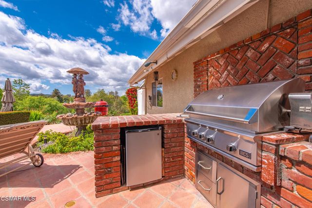 206 Rangely Court, Simi Valley, CA 93065