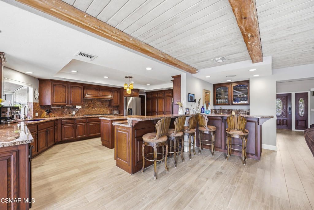 Image 10 of property listing at 206 Rangely Court, Simi Valley, CA 93065