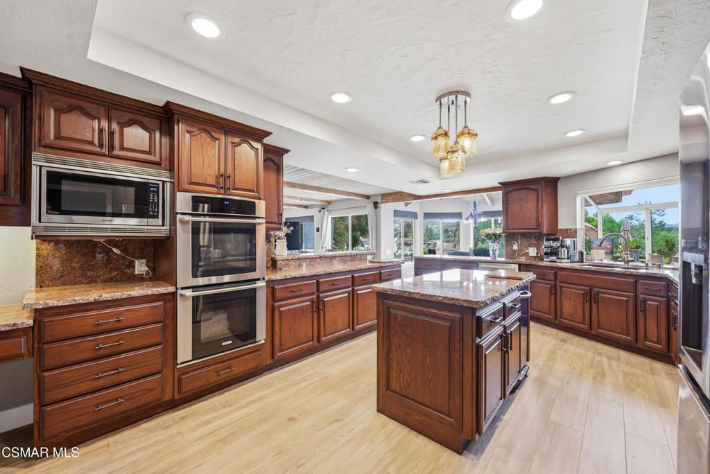 Image 11 of property listing at 206 Rangely Court, Simi Valley, CA 93065