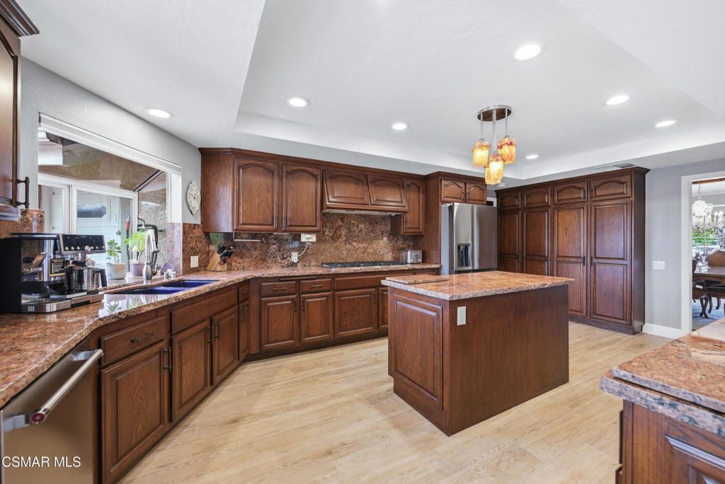 Image 13 of property listing at 206 Rangely Court, Simi Valley, CA 93065