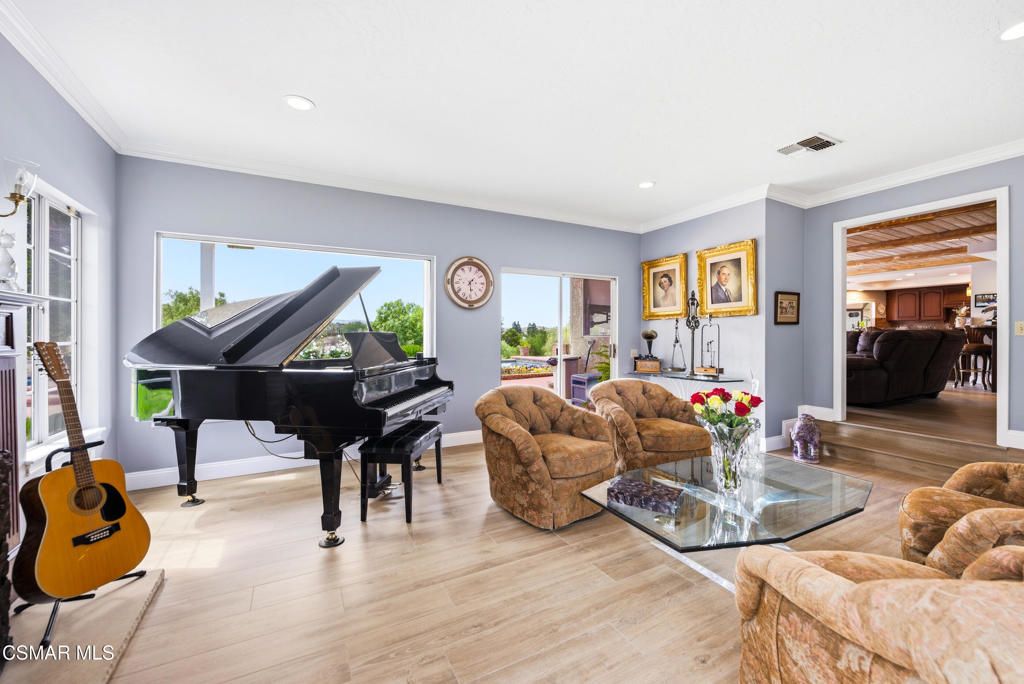 Image 19 of property listing at 206 Rangely Court, Simi Valley, CA 93065