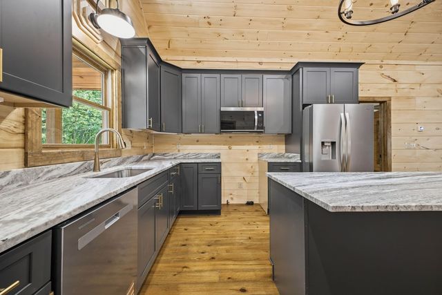 224 Pinecrest Drive, Ellijay, GA 30540