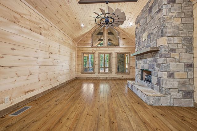 224 Pinecrest Drive, Ellijay, GA 30540