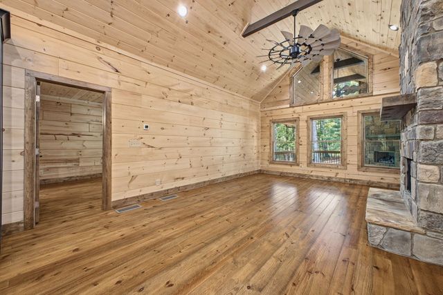 224 Pinecrest Drive, Ellijay, GA 30540
